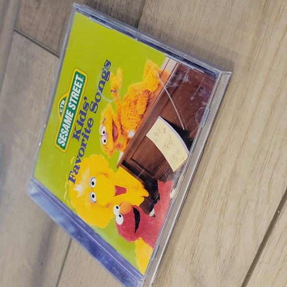 Sesame Street Kids' Favorite Songs CD - 1997 - Picture 3 of 3